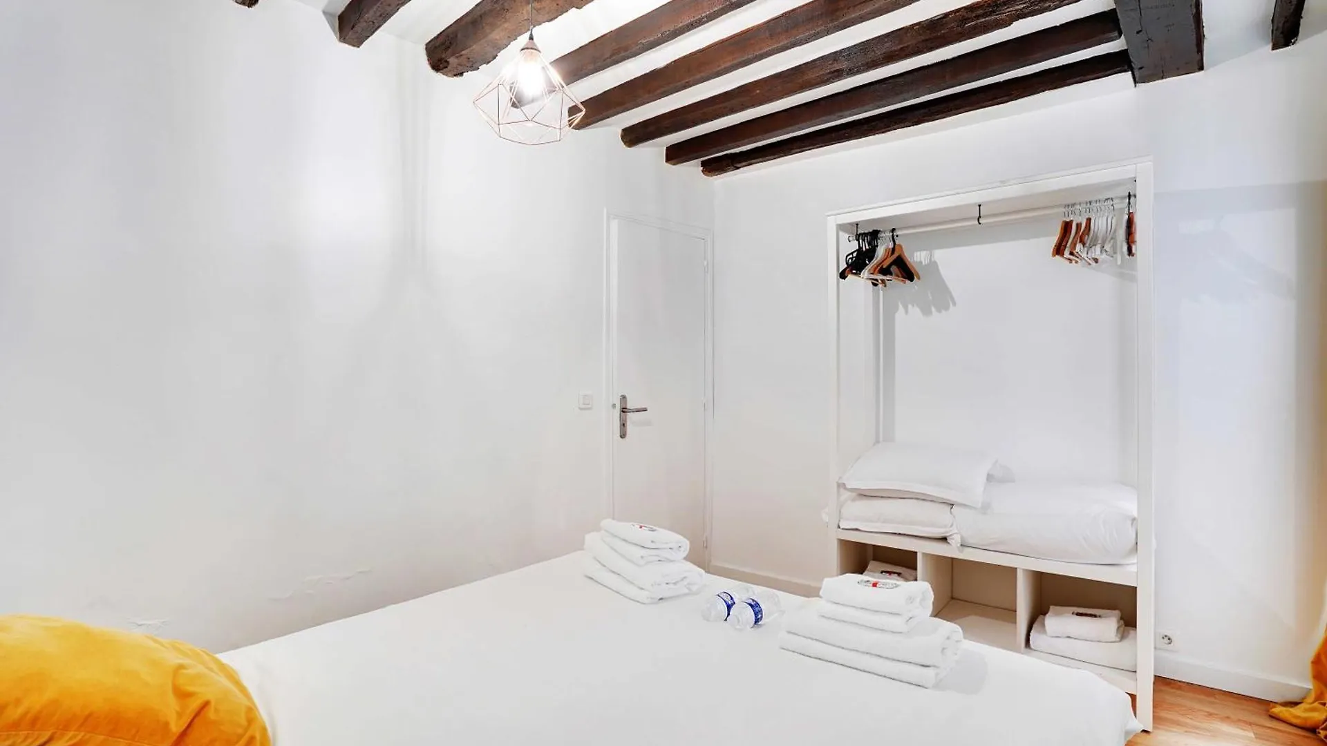 Apartment Confort Et Charme Pour 6 A Republioque Paris