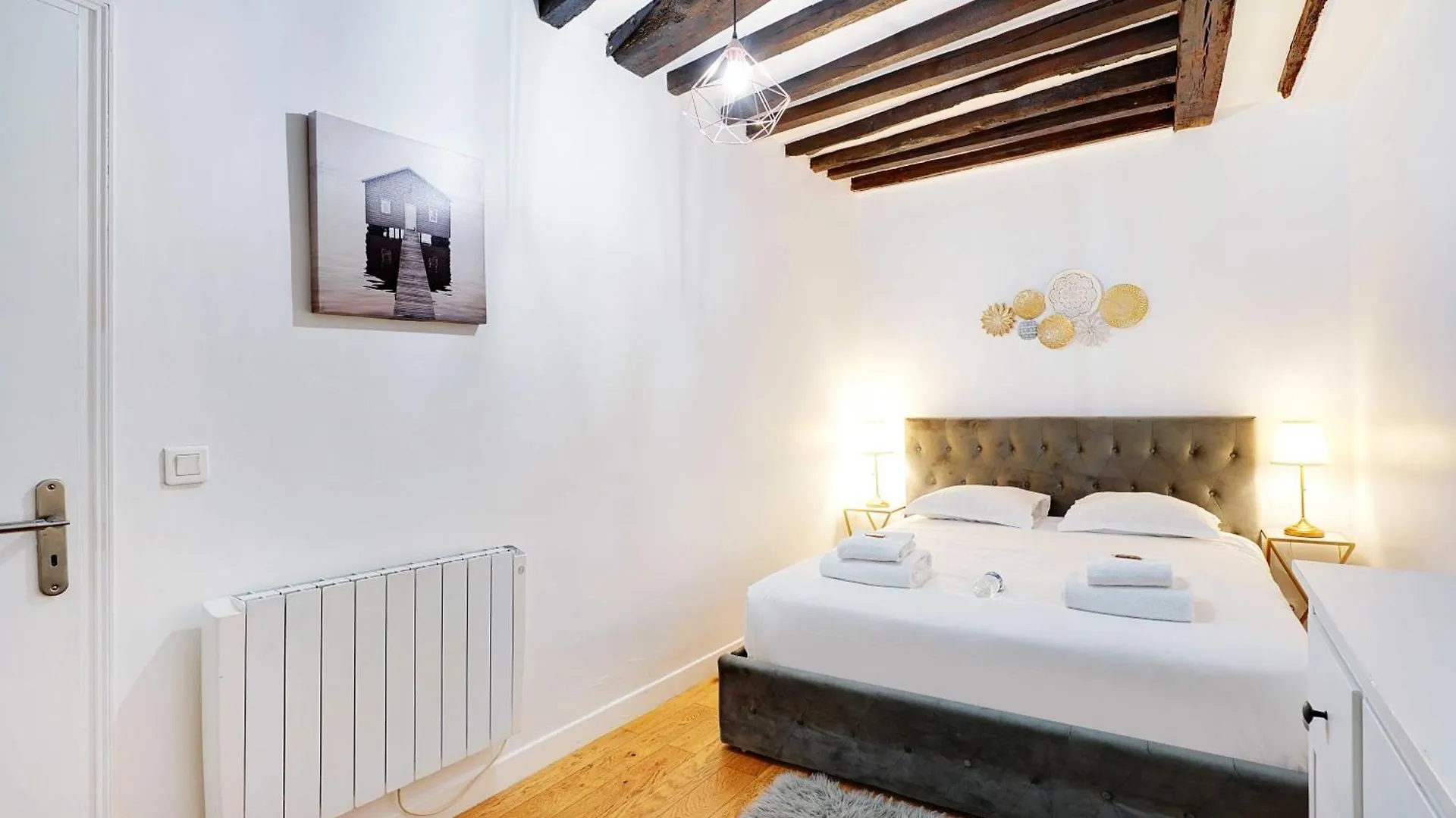Confort Et Charme Pour 6 A Republioque Paris 0*,  France
